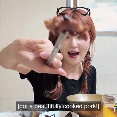 Seulgi having pork