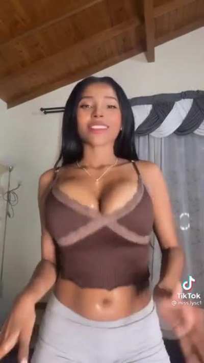 Big bouncy titties 😍😍