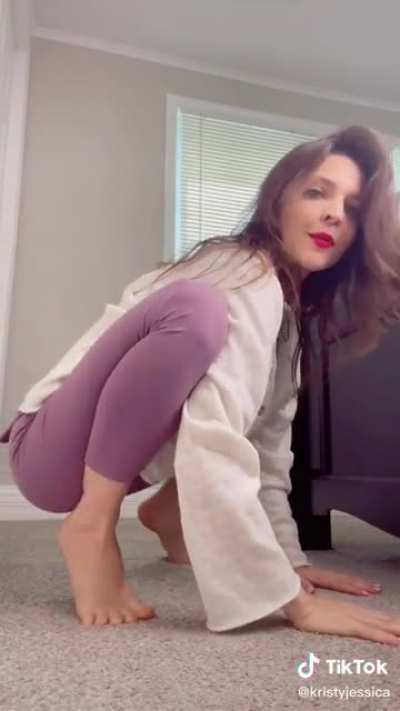Imagine if she was riding yah