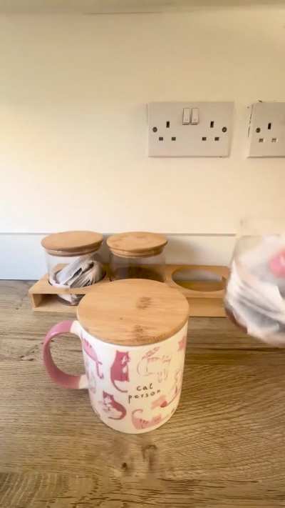 Kitchen canisters & mug