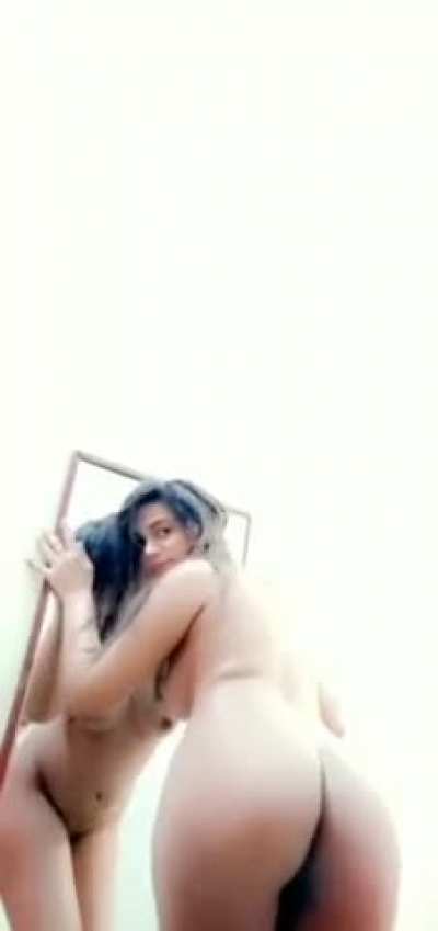 Hot Paki beauty 😍