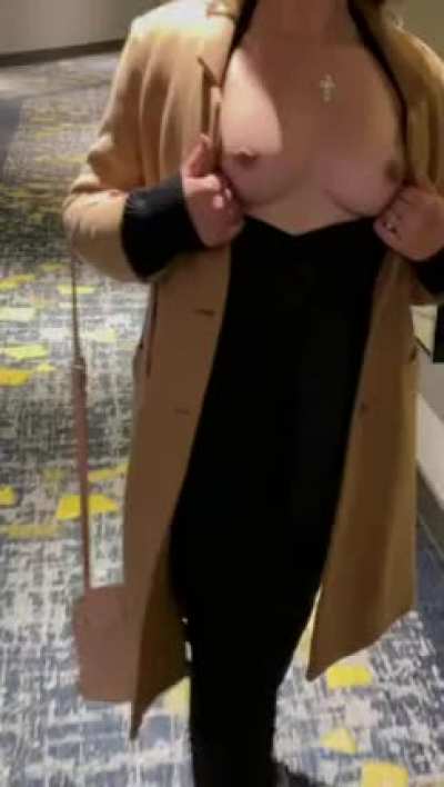 Hotel hallways call for flashing [gif]