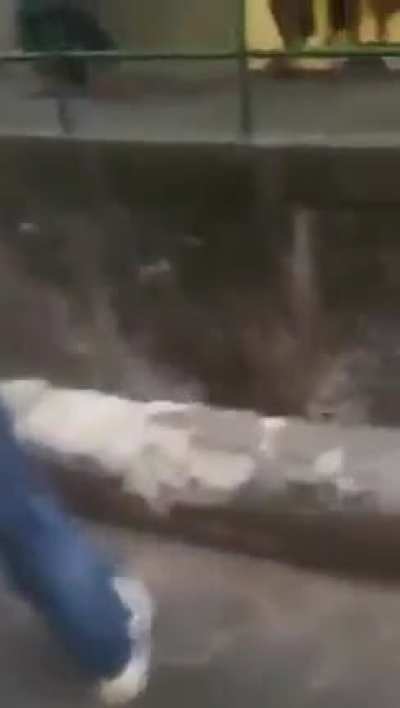 nothing to see here, just a robber taking a stage fatality