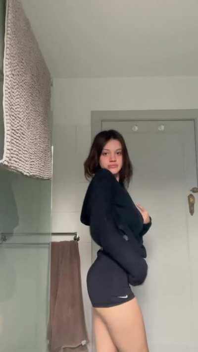 I promise I’ll be a good little fuckdoll if you give me a creampie