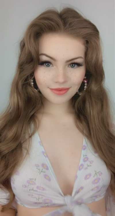 Smallest titty reveal ever? :P [reveal]