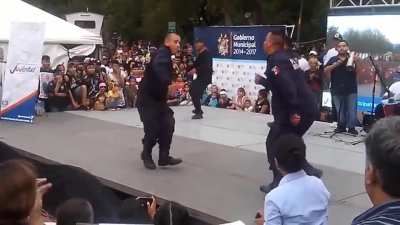 The police go SHEEEEEEEEEEEEEEEEEESH
