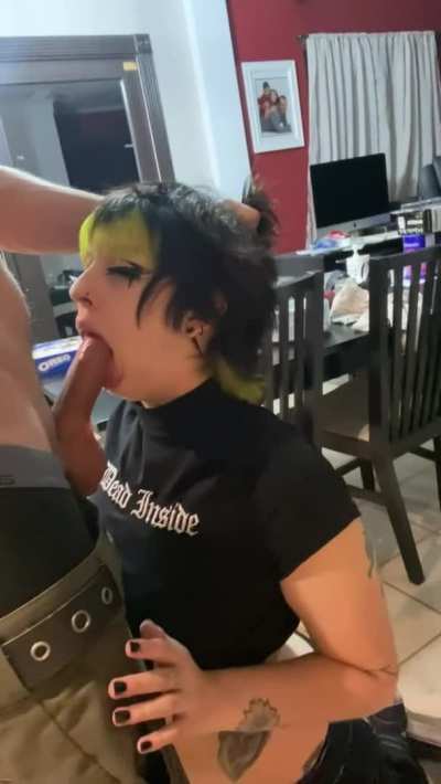 I can suck cock with no hands