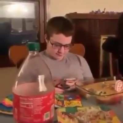 😳
