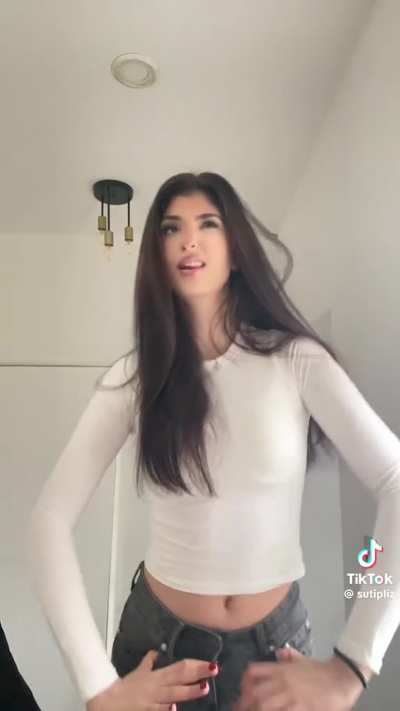 Hot Persian babe 