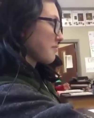 Hey Pewds, do you like rock music ???