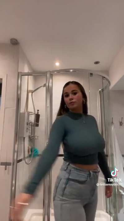 Big titty white girl