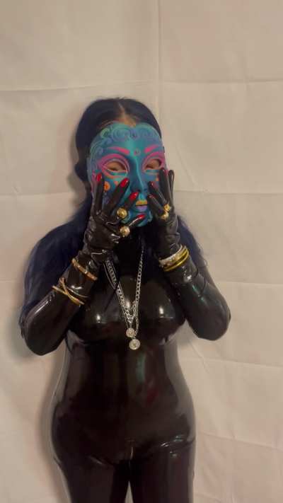 New Geisha Doll just arrived (express delivery was worth it!)