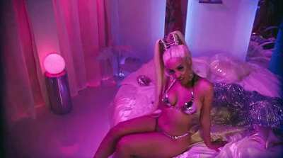 Her > ur gf