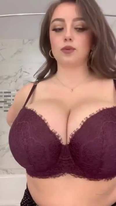 @juicyjade9 shirt absolutely at bursting point