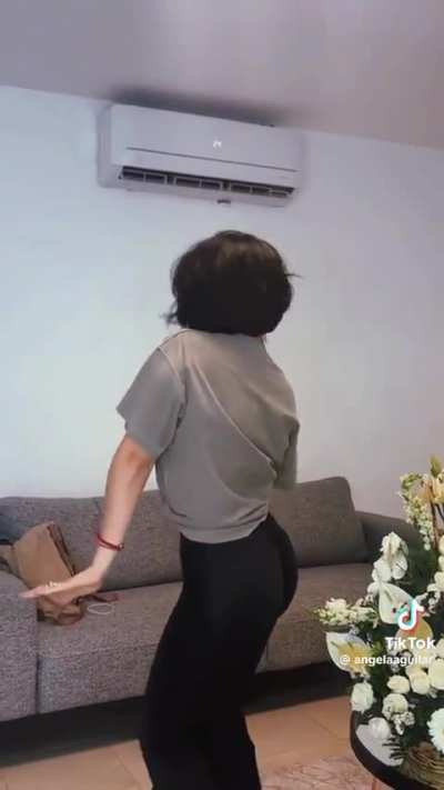 Que rico se le marca las nalgas 🥵🍑🍆💦