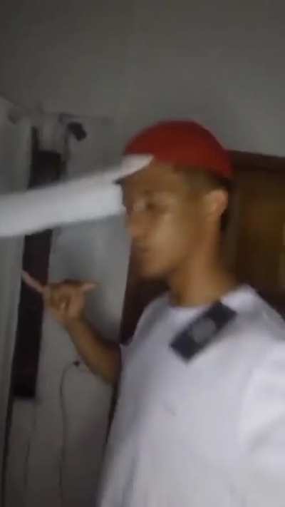 Vou chegar assim no churras, esqueci 🥵✌