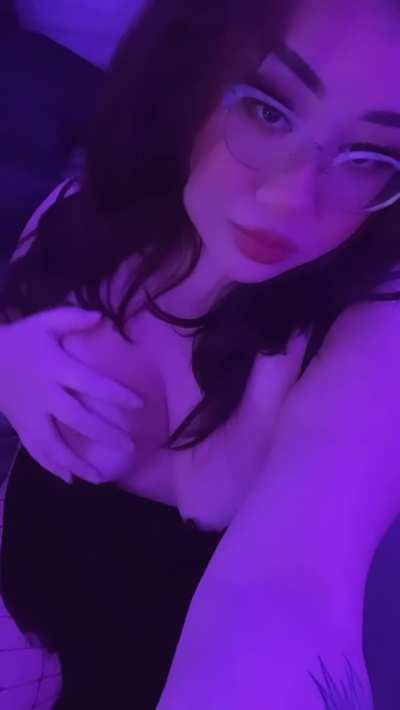 Wanna feel? 😇