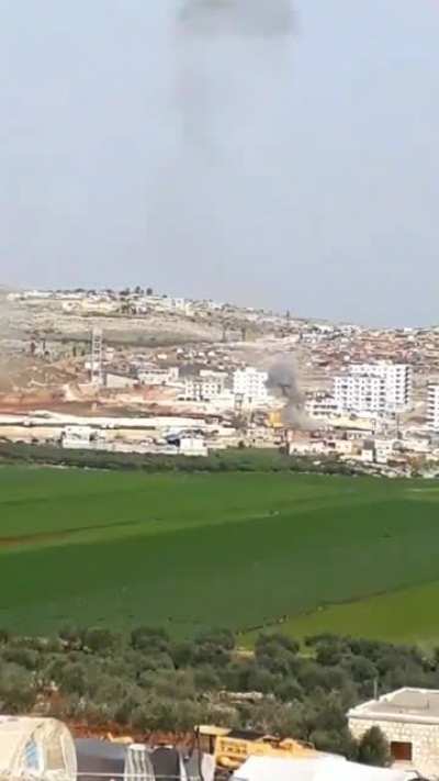 Beyler bayanlar az önce biz post atarken ruslar idlib samara bölgesine füze saldırısı yaptı bunlarda görüntüler