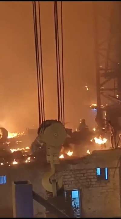 Hellish accident at steel mill kills one and leaves several others severely burned by molten steel. India, 14 January 2024 (Infos in comments)