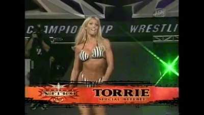The hottest referee ever. Torri<wbr>e!!🤩😍<wbr>😍