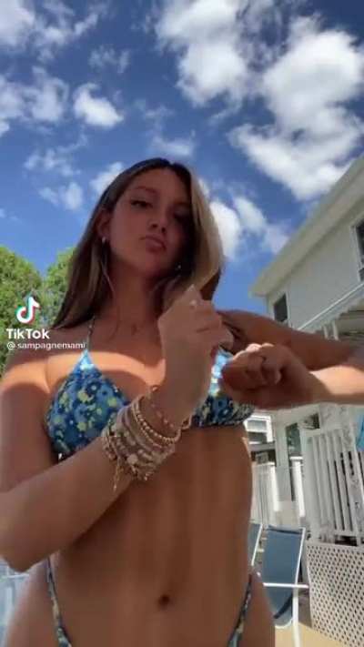 Dancing Thot