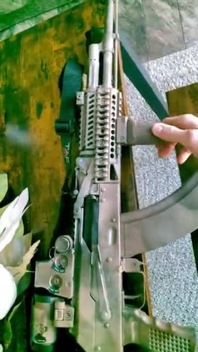 Zenitco foregrip supposed to rattle like a mf?