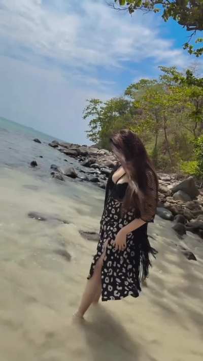 Sreemukhi is so beautiful