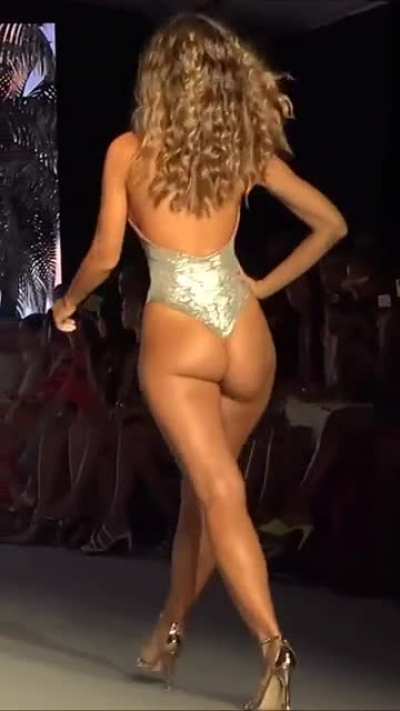 Priscilla Ricart (@priricart), Brazilian Goddess