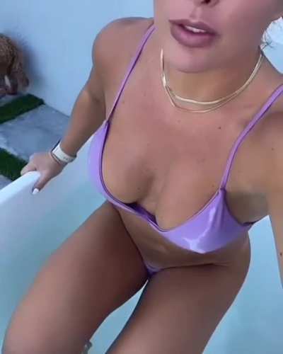 Mandy Rose 😍🧊