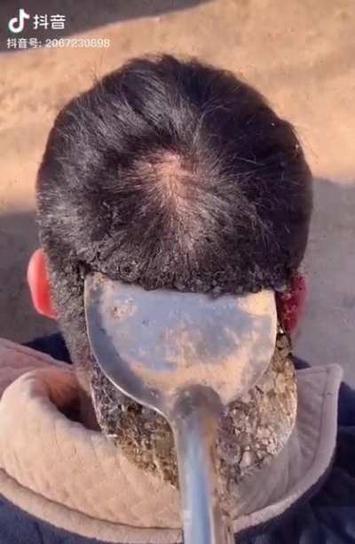 Blursed_Shovel