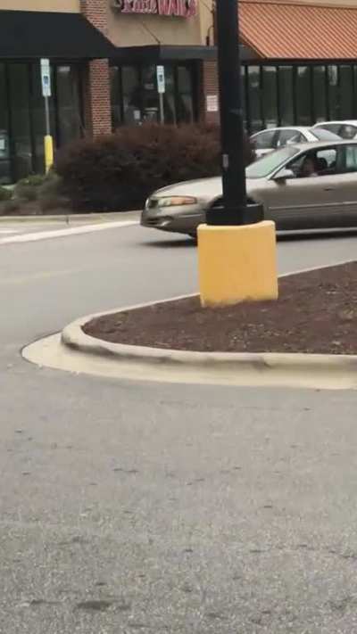 Car noise go SKREEEEE