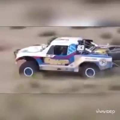 Independent Suspension vs Solid Axles Suspension