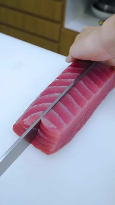 Cutting the Tuna