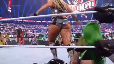 Toni Storm Hip Attacks Shotzi Blackheart & Naomi