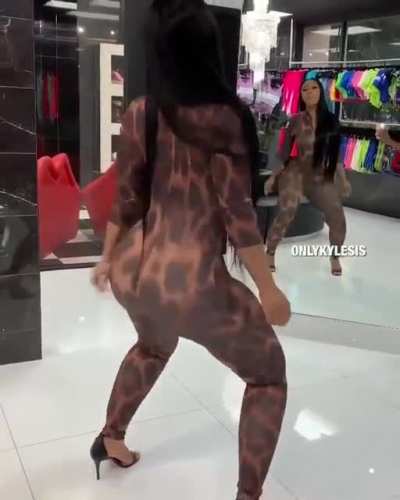 THAT THANG MOVIN