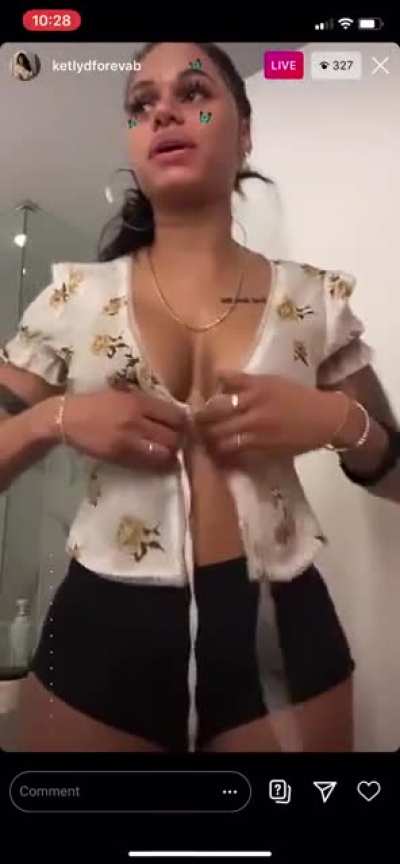 👀