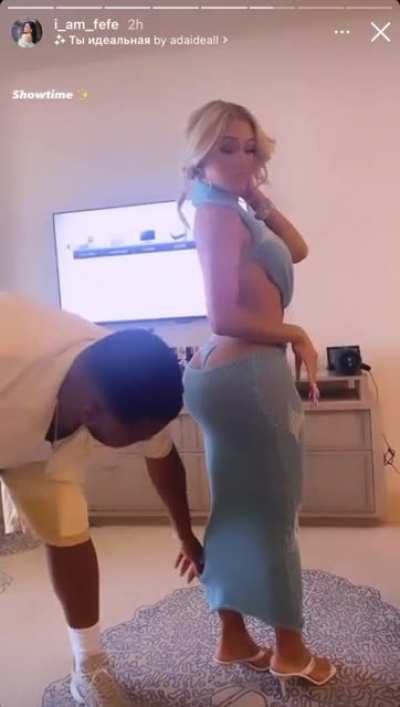 😈