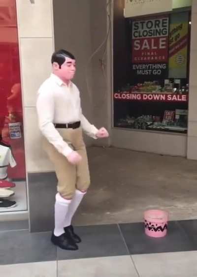 This street preformer