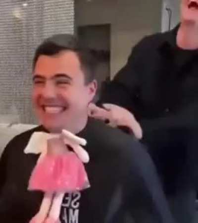 Starting the haircut with happiness 
