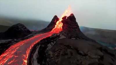 FPV drone footage at the volcanic eruption in Fagradalsfjall, Iceland