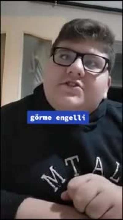 buna gülüyom normal miyim