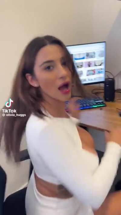 @olivia_huggs