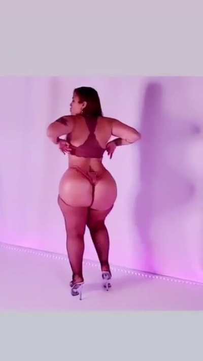 Lambo<wbr>rghin<wbr>iBodi<wbr>ezz #Appr<wbr>oved😍<wbr>🍑✅