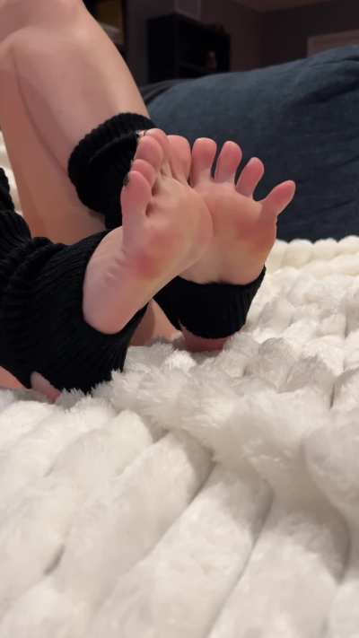 can i interest you in some toe wiggles?