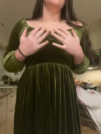 My friend calls this my shrek dress. I assume she means Fiona? Whatever. I’m dropping my natural tits either way.