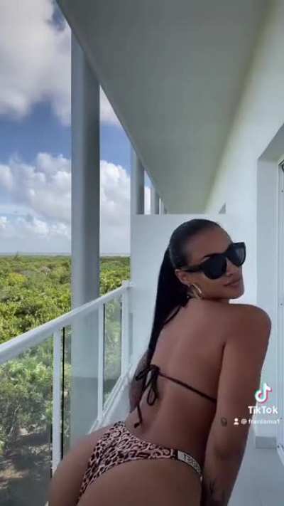 Francesca Lama🥴🥵🤤🔥♥️ Jiggly