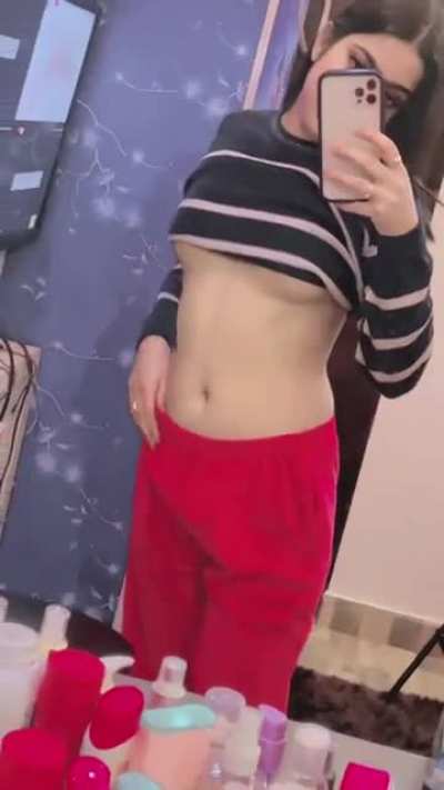 underboob