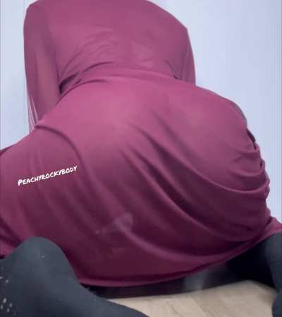 Lift up my robe if you want these bouncy cheeks :)