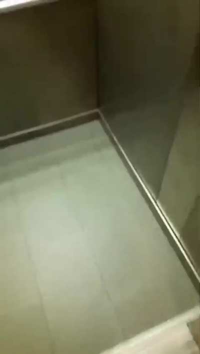 Checkout Latest Viral Lift Elevator Bl0wj0b VIDEO!! Full 5min Don't Miss. Link in Comments