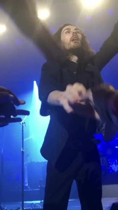 Are we still posting personal concert videos on here? Because I cannot believe that this was already a year ago 🖤 (sound is off because whatever came out of my mouth was not so pretty, but this was during TMTC, Sacramento, 10/21/19)